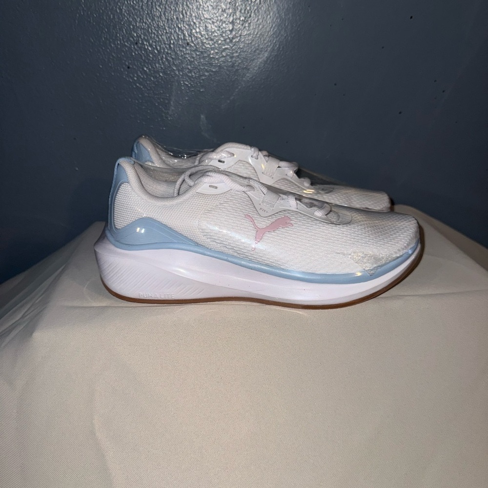 Puma Women's White and Blue Sneakers